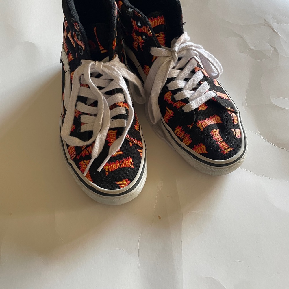 Vans Thrasher Kids High-Top Sneakers Sz 4 Black with yellow and Orange Accents - Picture 2 of 7
